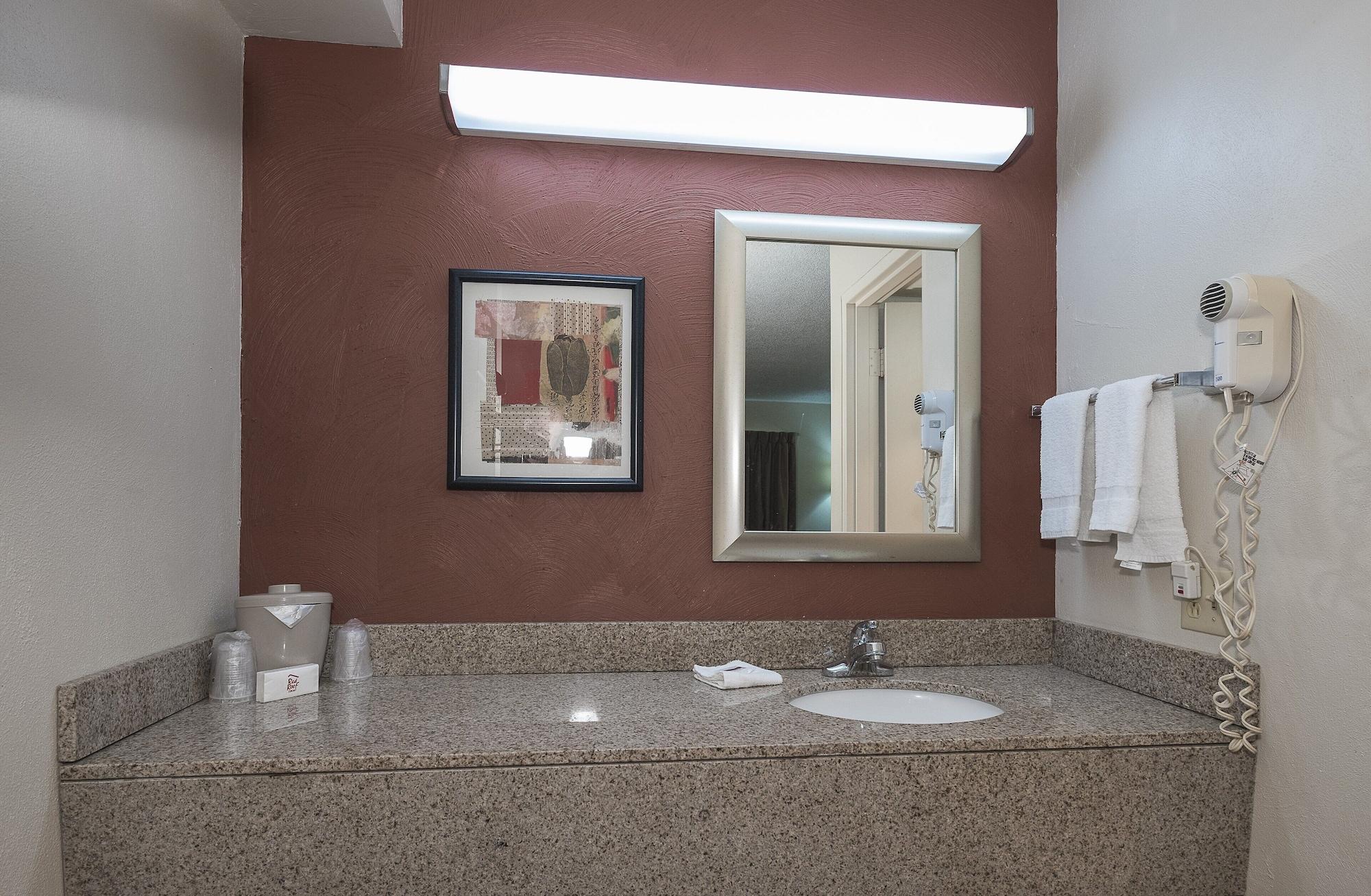 Red Roof Inn & Suites Cleveland - Elyria Extérieur photo
