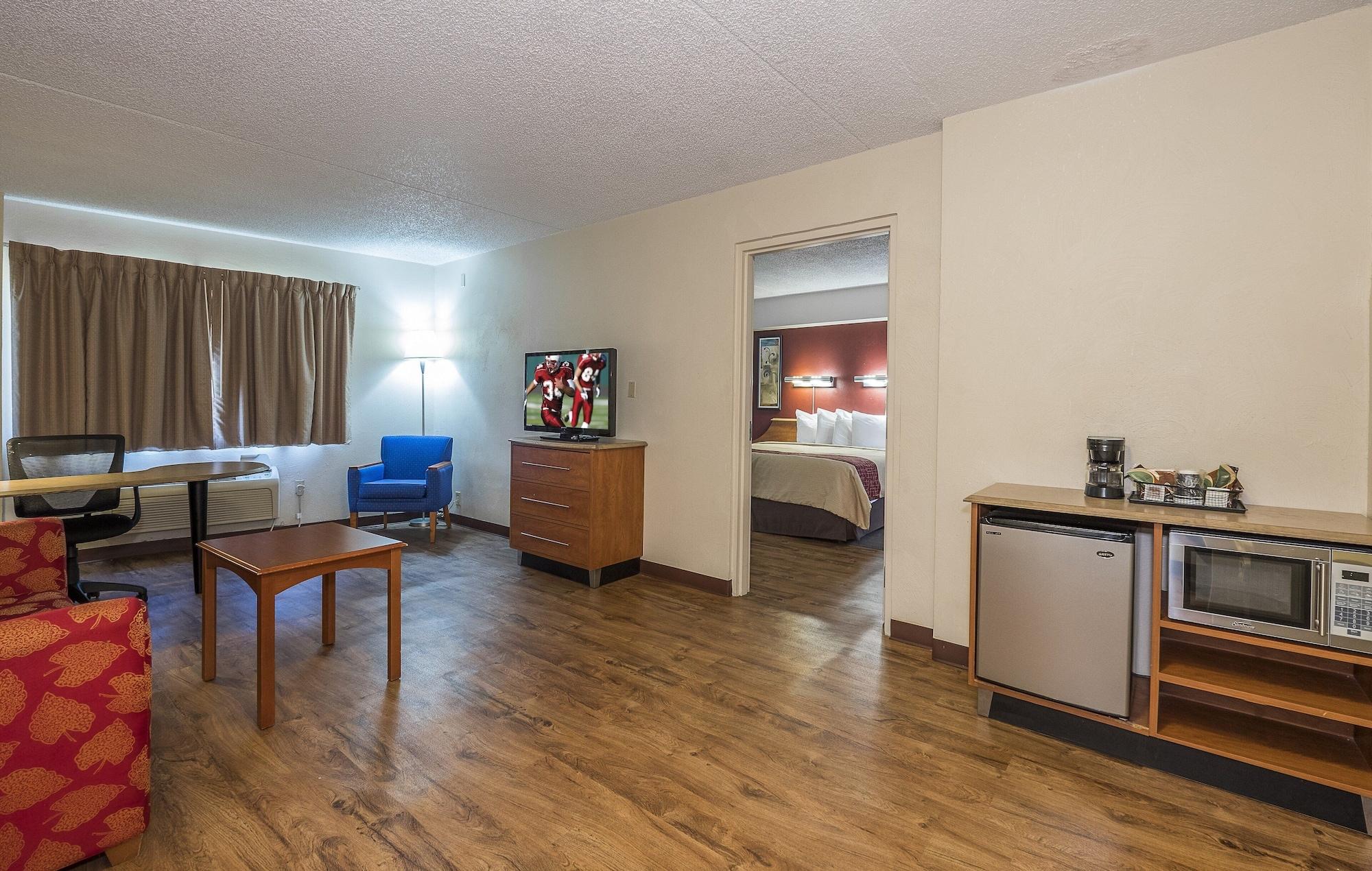 Red Roof Inn & Suites Cleveland - Elyria Extérieur photo