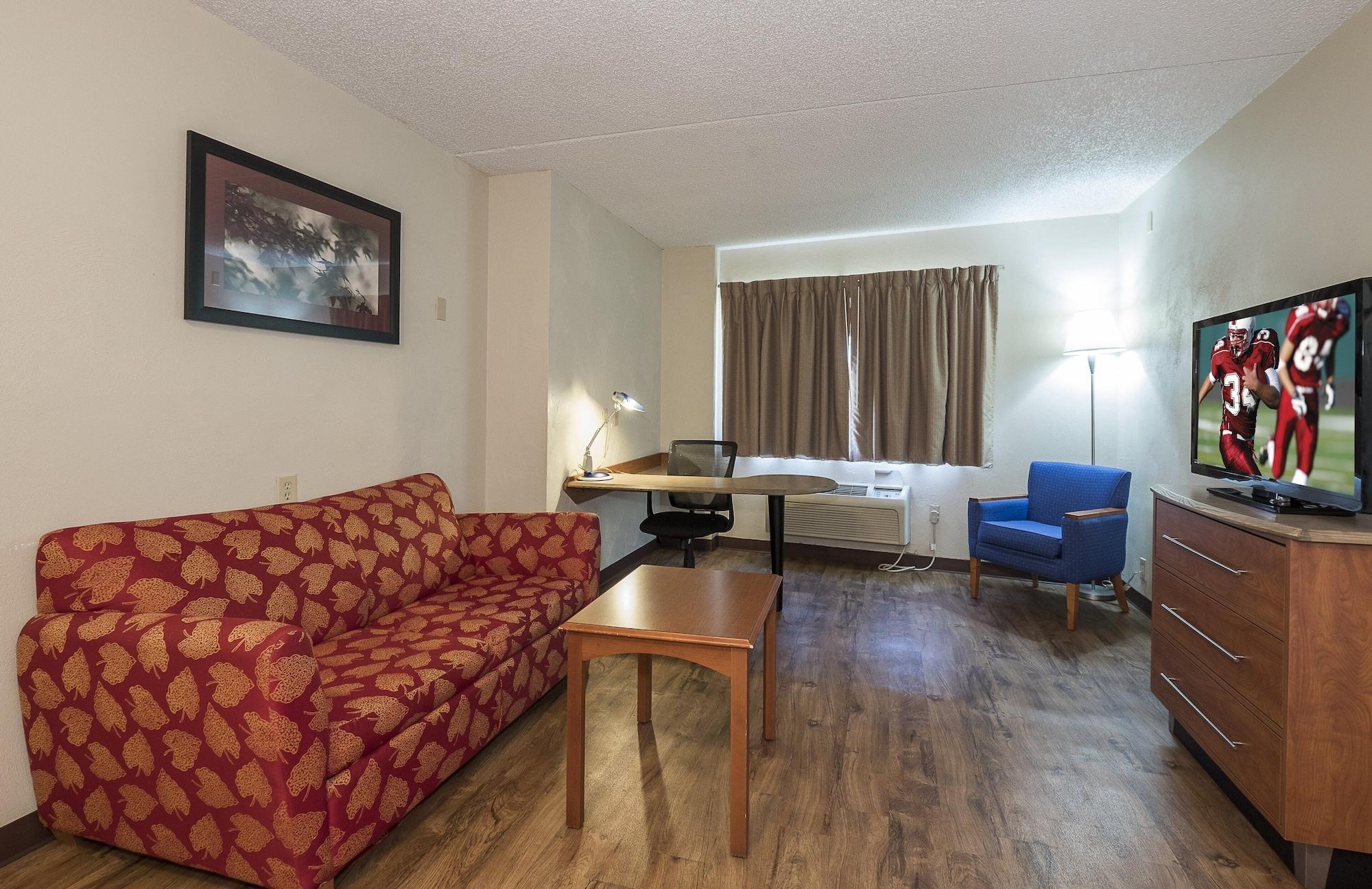 Red Roof Inn & Suites Cleveland - Elyria Extérieur photo