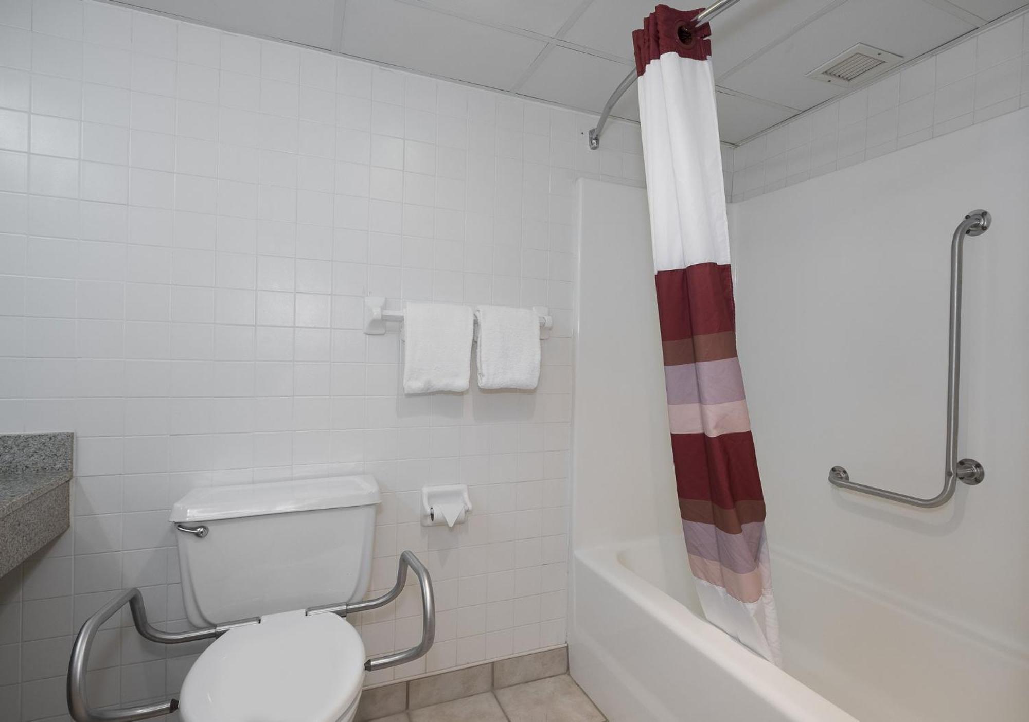 Red Roof Inn & Suites Cleveland - Elyria Extérieur photo