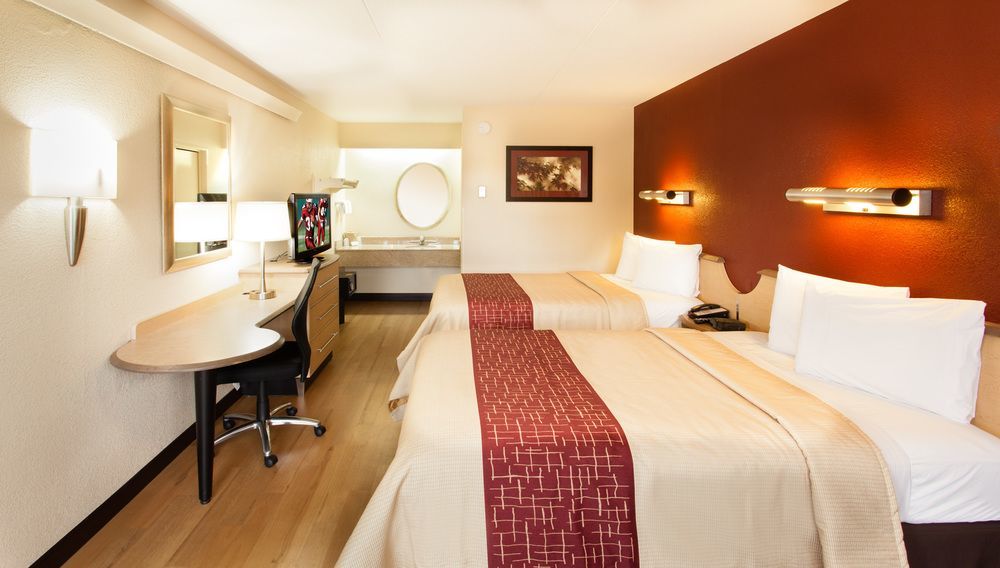 Red Roof Inn & Suites Cleveland - Elyria Extérieur photo