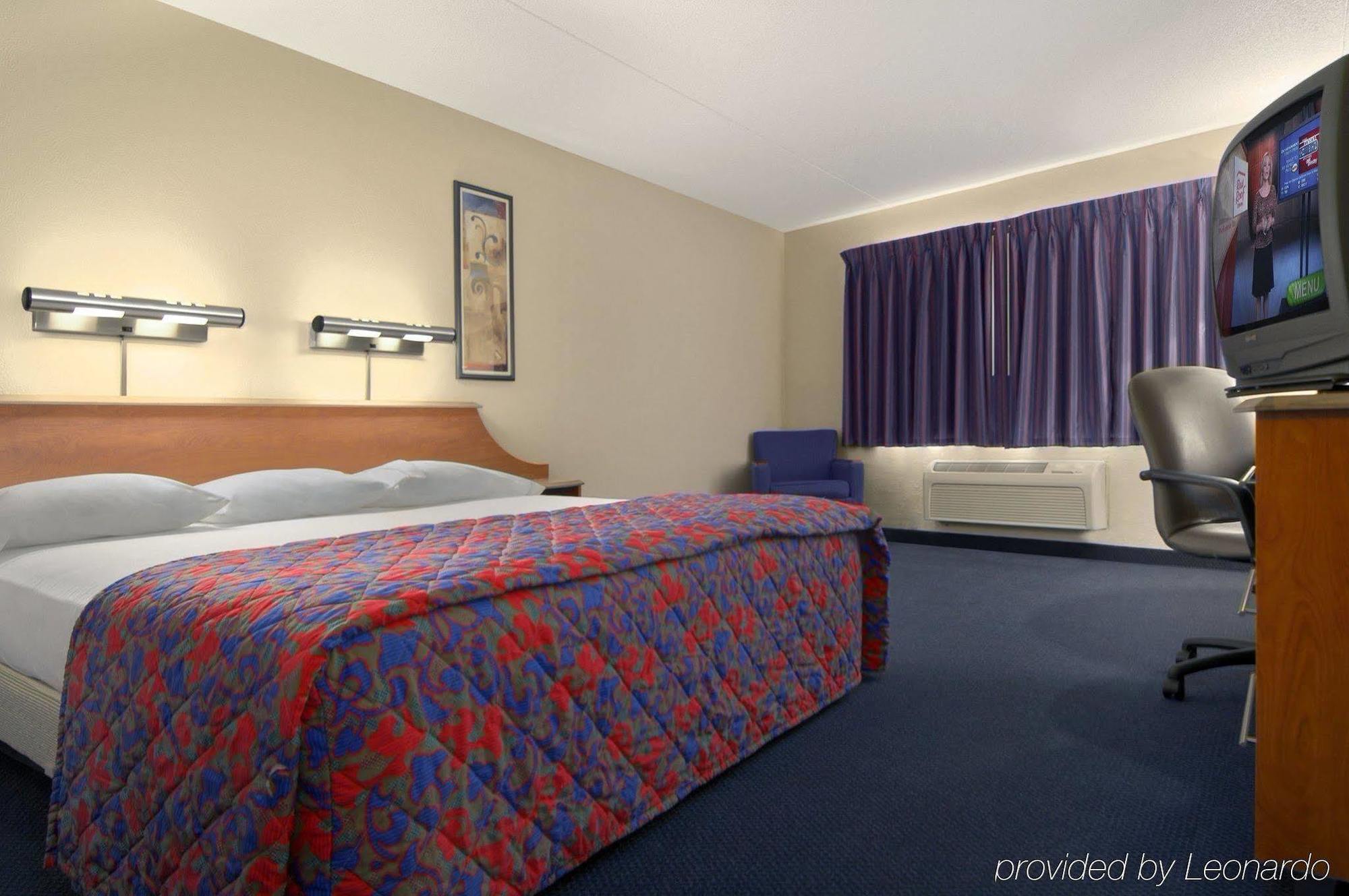 Red Roof Inn & Suites Cleveland - Elyria Extérieur photo